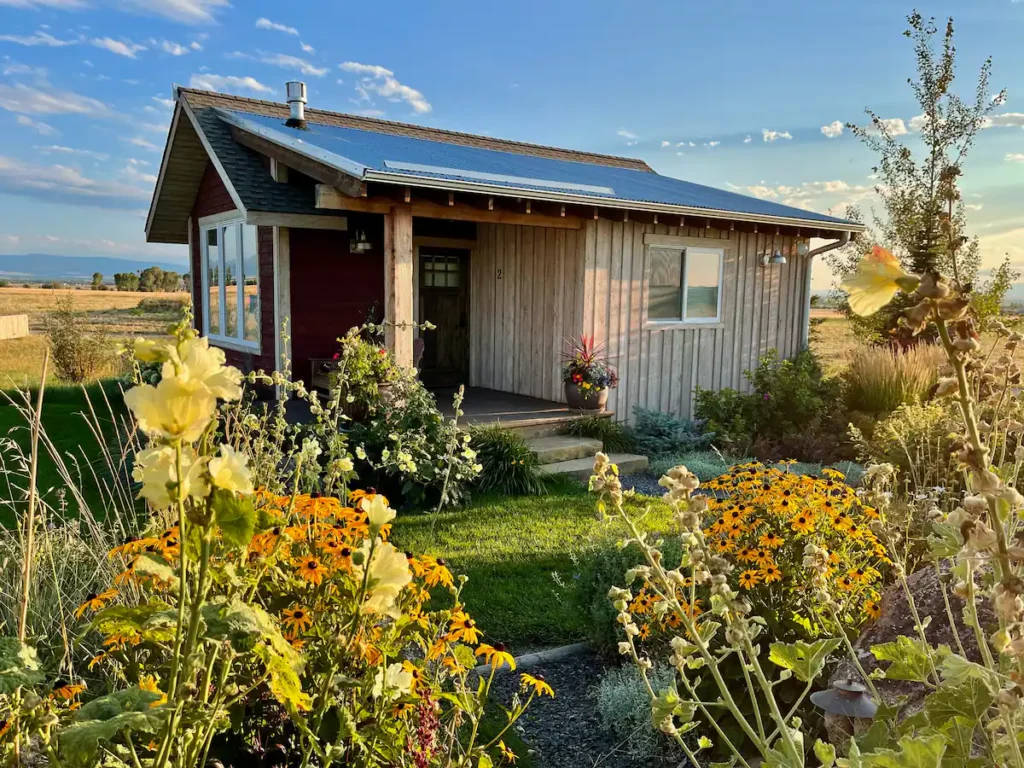 Airbnb cabins in Montana