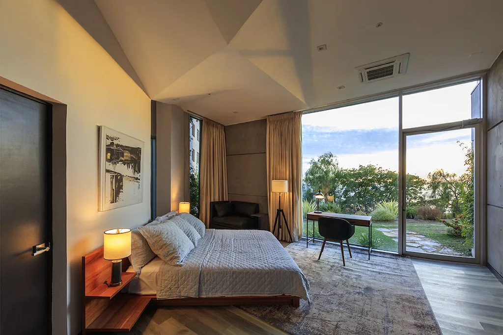 Suite 4 bedroom.
