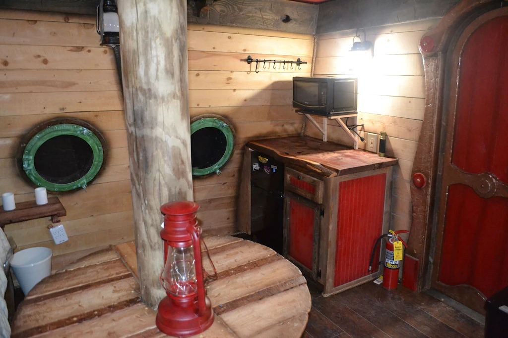 Fully equipped galley