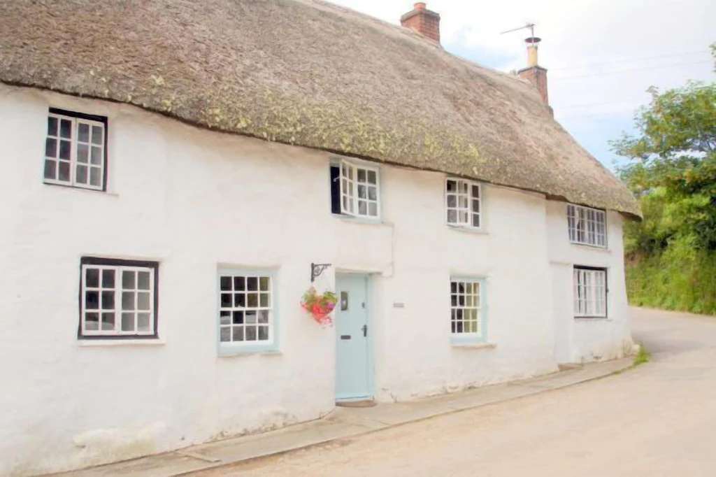 An outside view of this charming cottage.